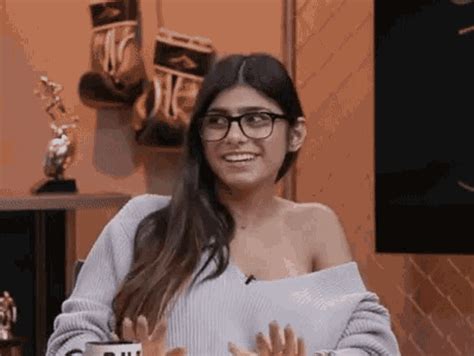 Mia Khalifa GIF